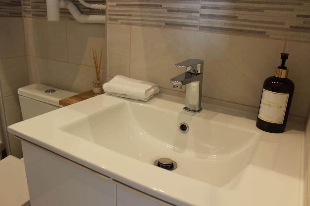 Appartement Idealement Situe Proche Disneyland Et Paris Lagny Buitenkant foto